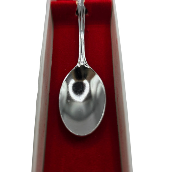 KENTUCKY Horse Souvenir Demitasse Collectible Spoon Japan Silver Tone Gift Box - Picture 2 of 7
